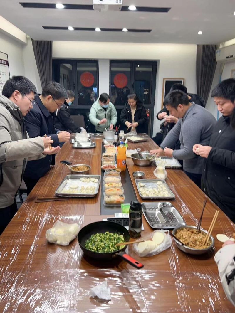 通達軟件公司組織開展“情暖冬至，餃香飄逸”冬至包餃子活動